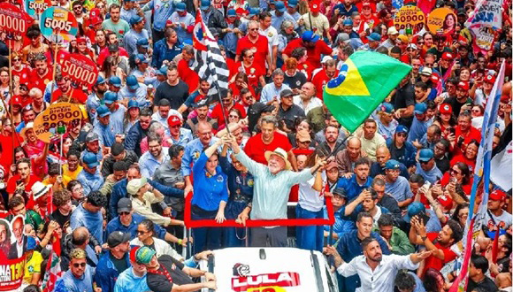Brasil celebra primera vuelta electoral marcada por empate técnico entre Lula y Bolsonaro