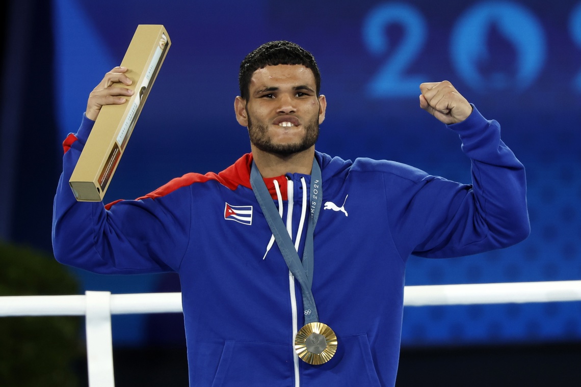 Erislandy Álvarez fuera de Centroamericanos
