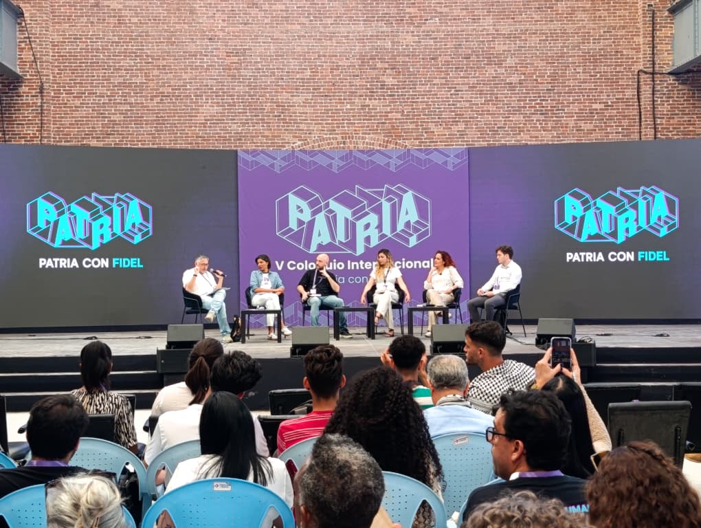 Guerra cognitiva en el V Coloquio Patria