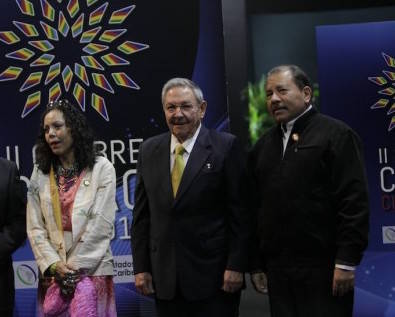 Ortega y Murillo felicitan a Raúl Castro