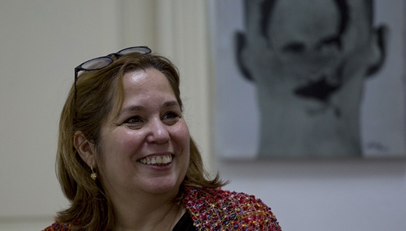 Rosa Miriam Elizalde gana Premio Nacional