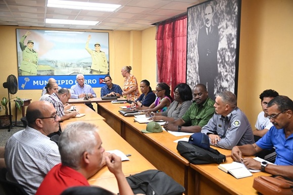 Díaz-Canel aborda crisis energética y servicios en Cerro y Marianao