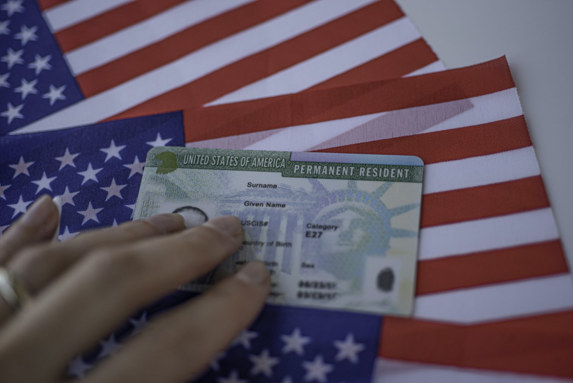 Directora de Inteligencia de EEUU deja el cargo