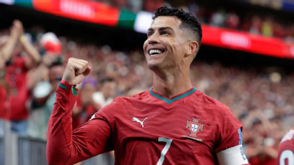 Portugal golea a Uzbekistán