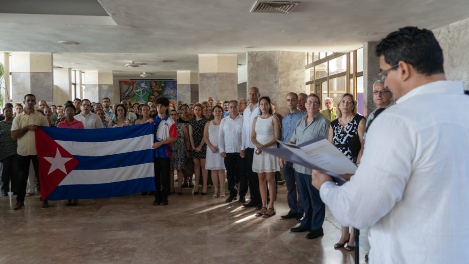 Cuba acoge a diplomáticos expulsados de República Dominicana y acusa presión de EE.UU.