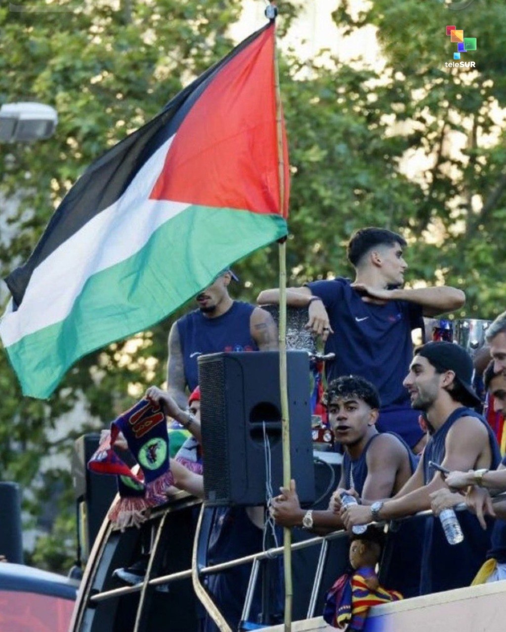 Lamine Yamal celebra título del Barcelona y expresa solidaridad con Palestina