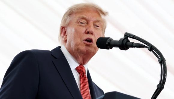 Trump amenaza a la UE con aranceles por posible acercamiento a Canadá