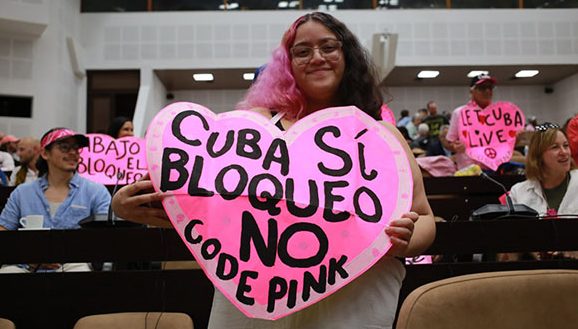 Díaz-Canel recibe al Convoy Nuestra América