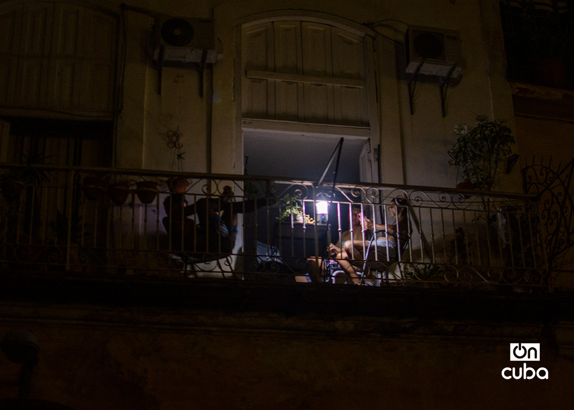 Cuba enfrenta déficit eléctrico récord de 2300 MW en medio de crisis energética