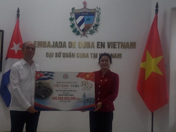 Cruz Roja de Vietnam dona a Cuba