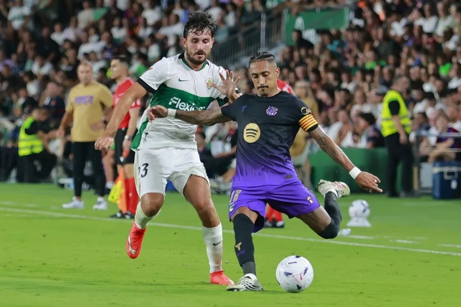 El Barcelona inicia la defensa del título con goleada 0-5 ante el Elche