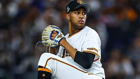 Raidel Martínez logra su cuarto salvamento