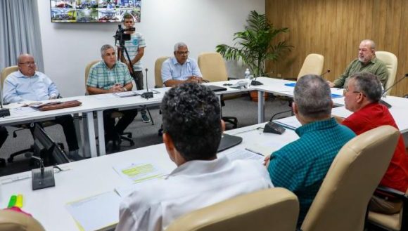 Marrero Cruz insiste en combatir el robo de combustible