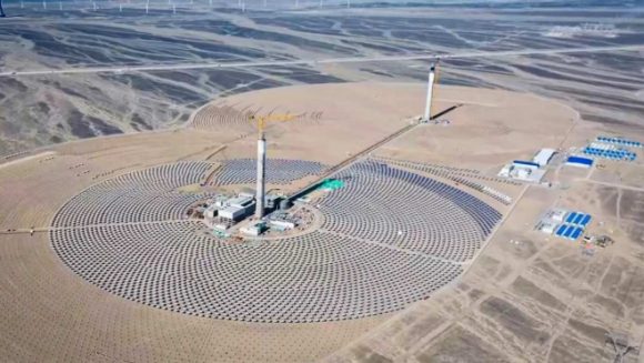 China inaugura la mayor planta solar híbrida del mundo con 100 MW de almacenamiento