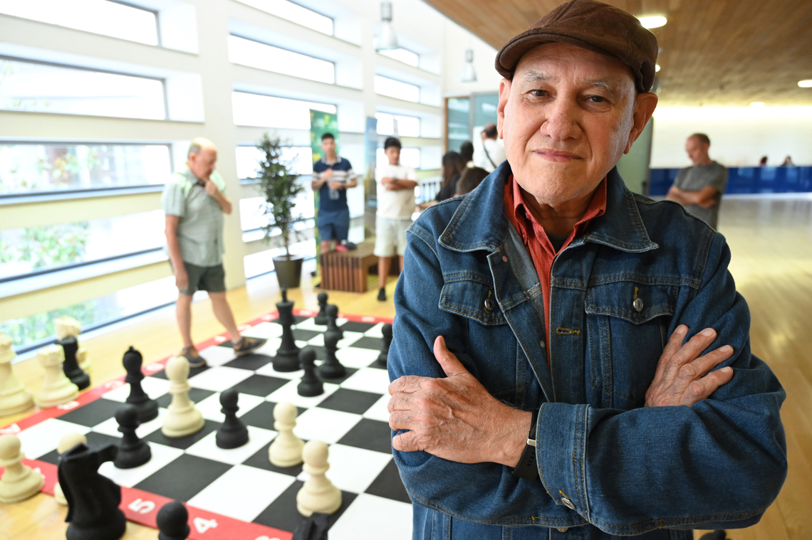Silvino García encuentra su familia ajedrecística en Oviedo
