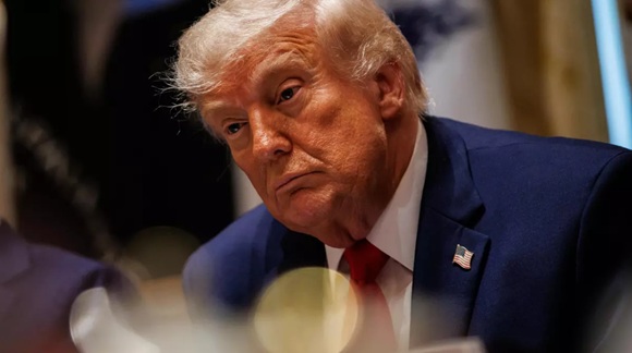 Trump impone aranceles a Canadá