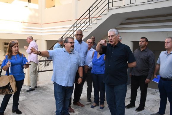 Díaz-Canel visita nuevas sedes del ISDi y CETA en La Habana