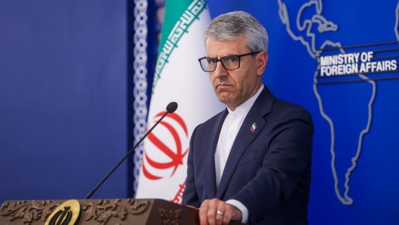 Irán amenaza con respuesta dura a cualquier ataque