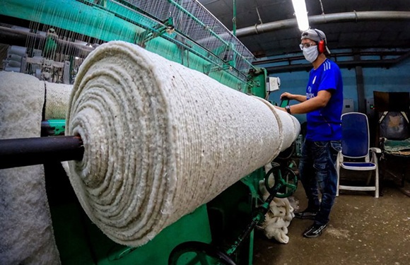 Hilandería de Gibara lidera reciclaje de residuos industriales en Cuba