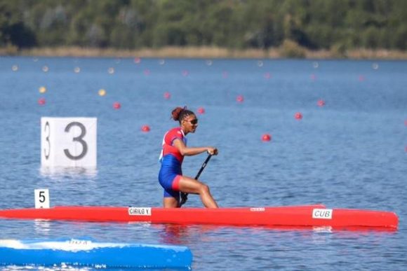 Yarisleidis Cirilo avanza a semifinales en Mundial de Canotaje Sprint 2026