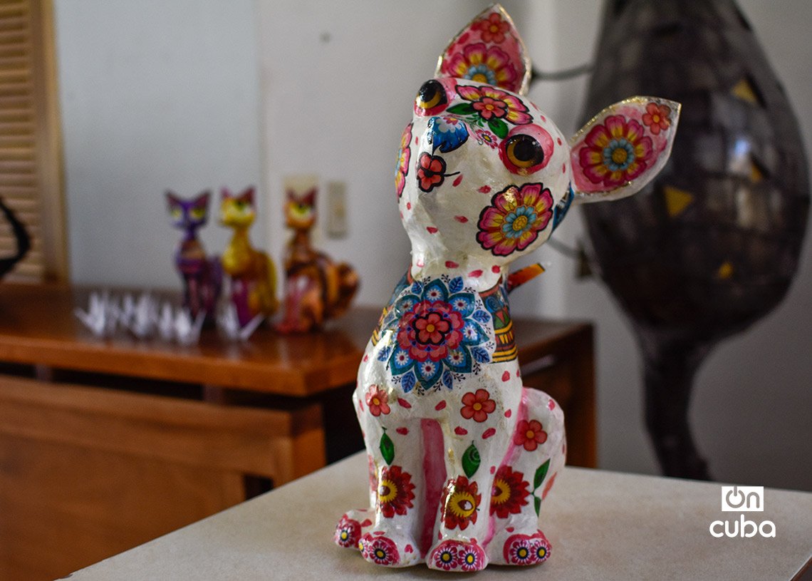 Uranga Colecciones presenta animales de papel maché en La Habana Vieja