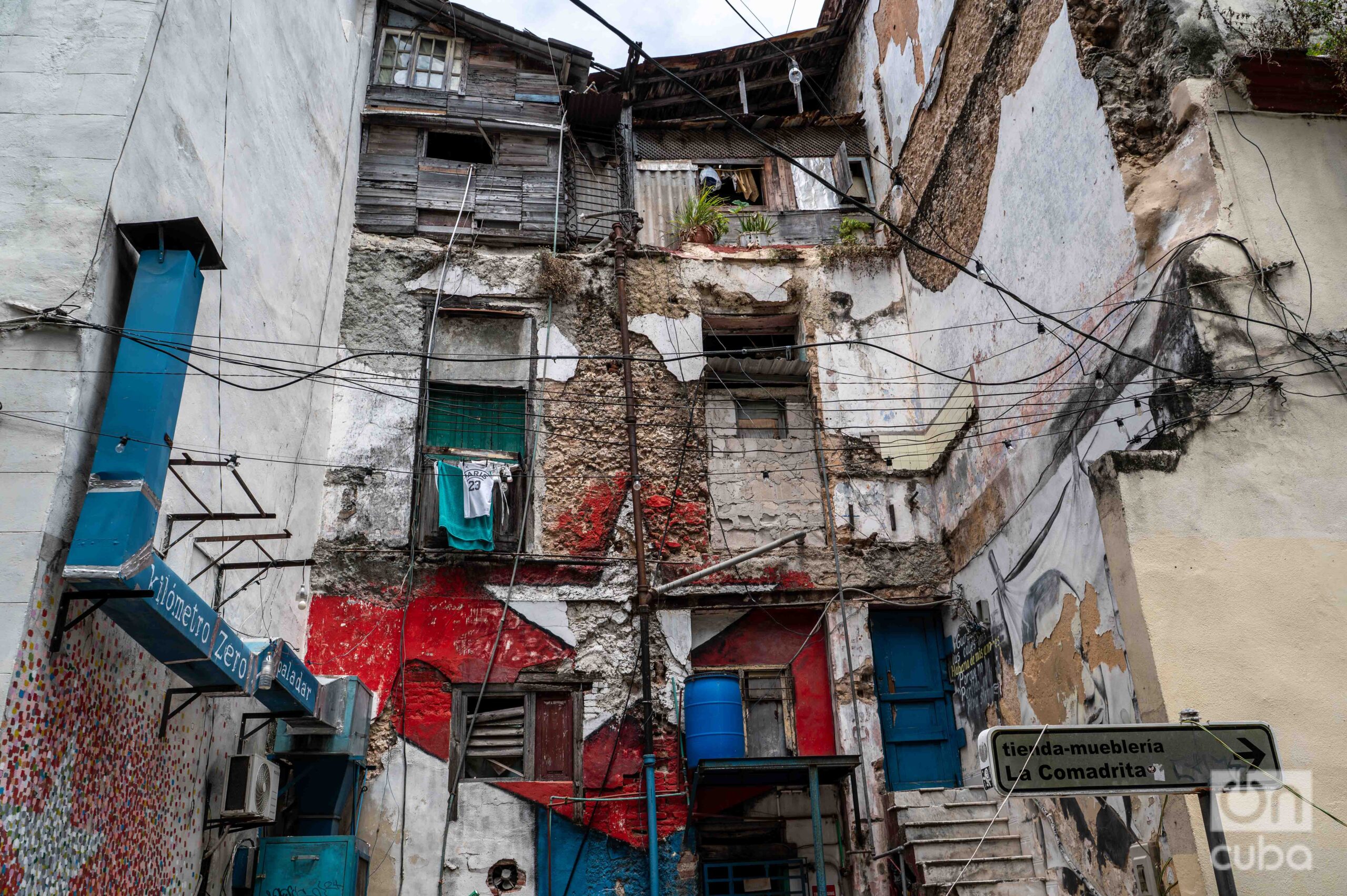 Fotógrafa cubana reflexiona sobre ética y límites al retratar la realidad de la isla