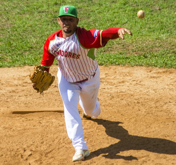 Leñadores de Las Tunas alcanzan la cima de la Liga Élite del Béisbol Cubano