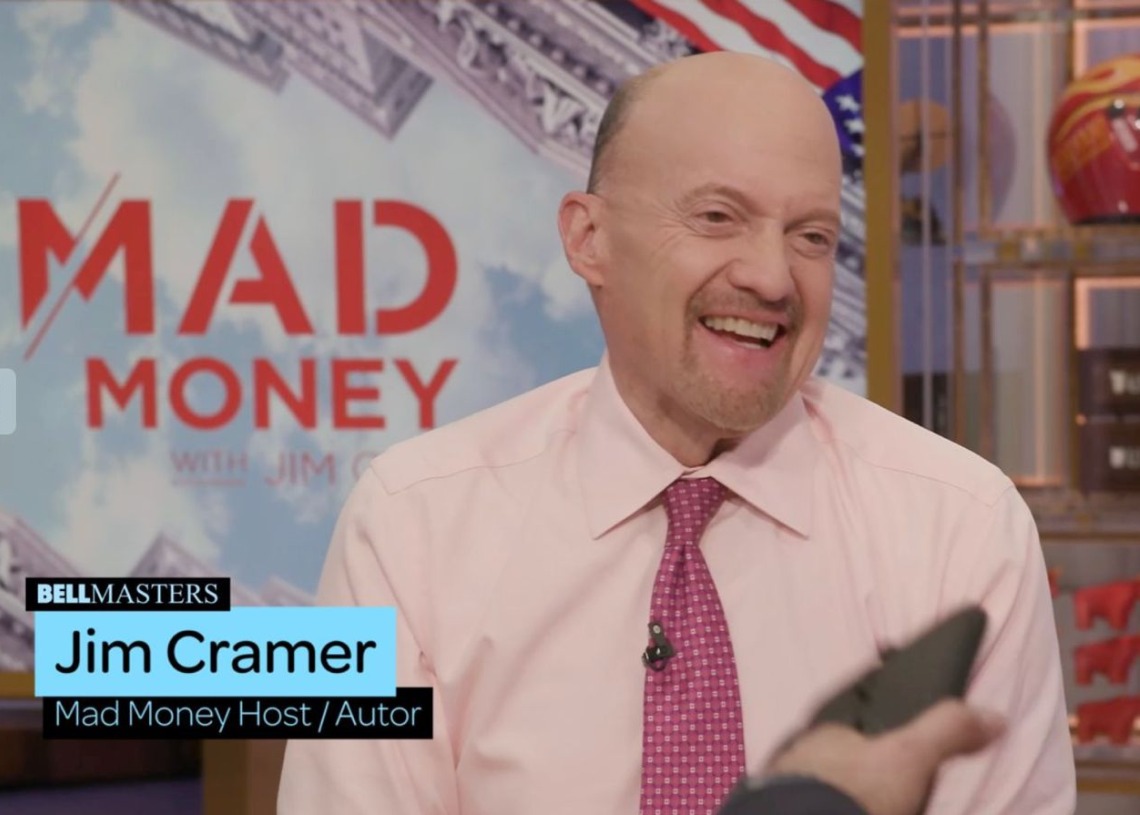 Jim Cramer lleva su experiencia en Wall Street al público hispano desde la Bolsa de Nueva
