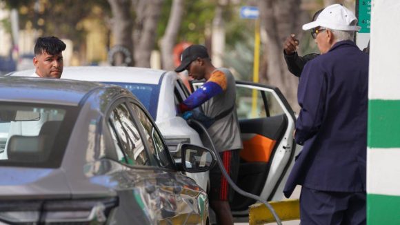 Detenidas 16 personas por venta ilegal de combustible