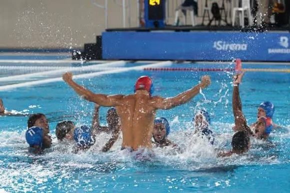 Cuba vence a Venezuela en polo acuático