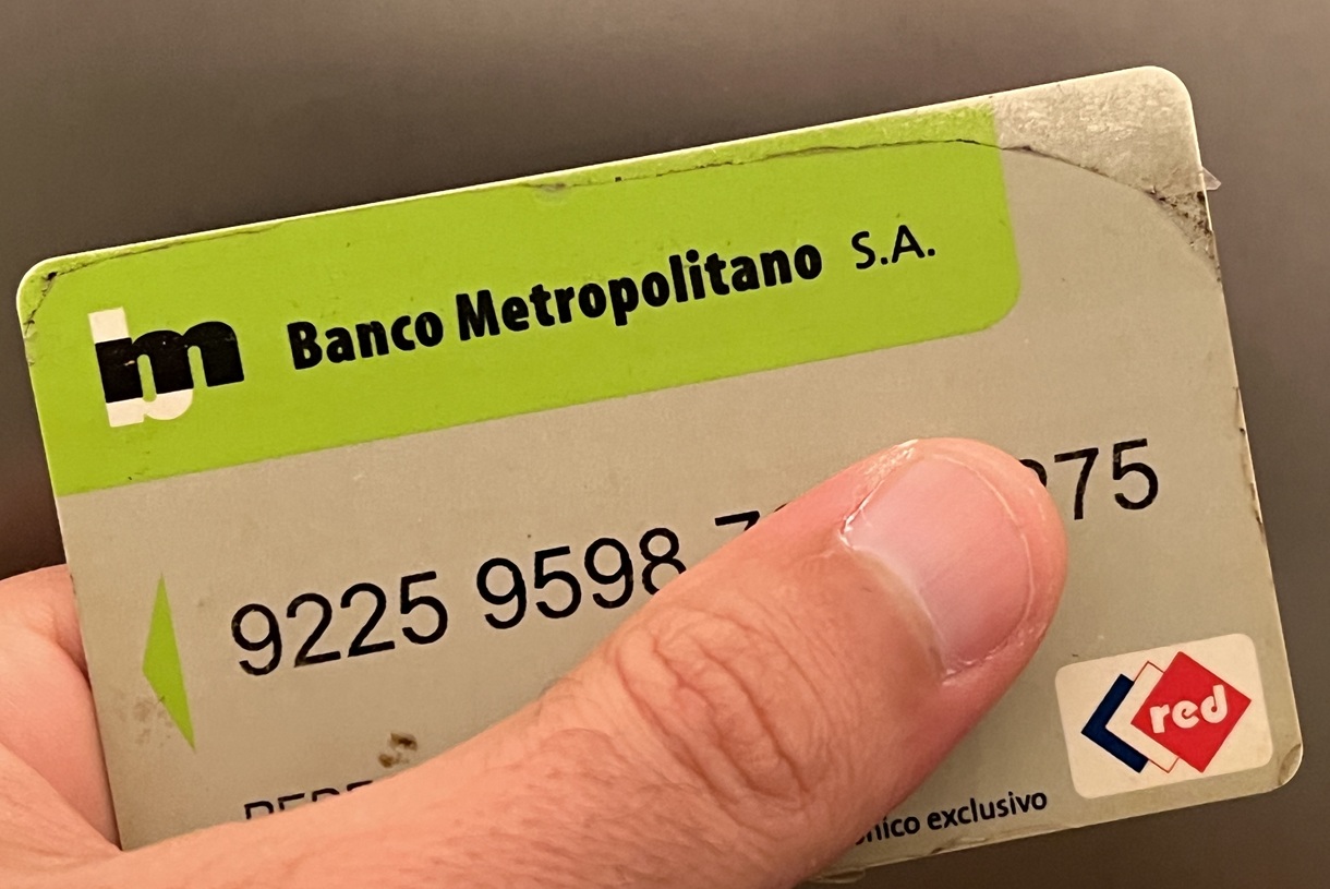 El MLC cae por debajo de 400 pesos en el mercado informal cubano