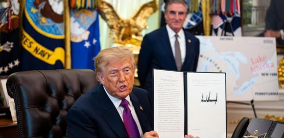 Trump firma orden ejecutiva para renombrar el lago Ontario como lago América