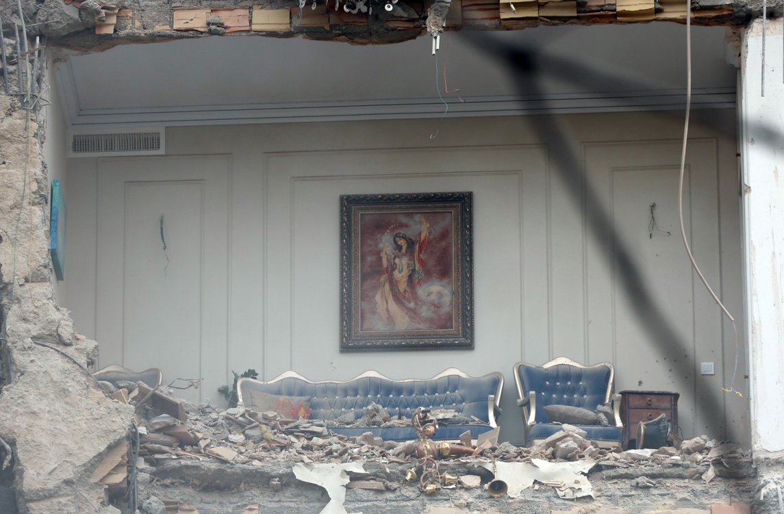 Trump ordena pausa en ofensiva contra Irán tras conversaciones que Teherán desmiente