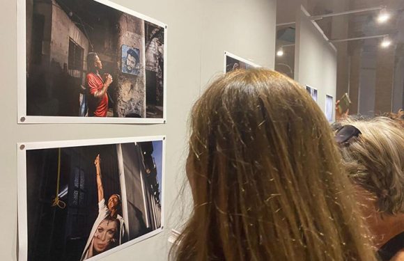 Exposición fotográfica en Roma denuncia bloqueo de EE.UU. a Cuba