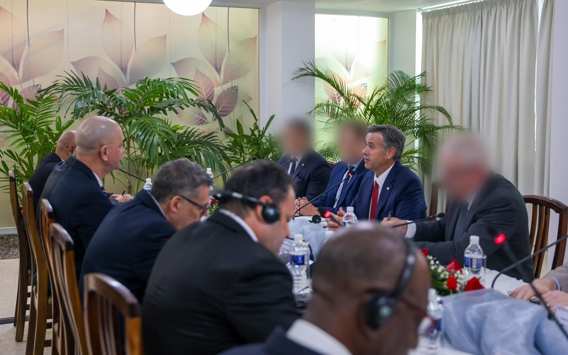 Trump exige cambios en Cuba para mejorar relaciones, según CIA