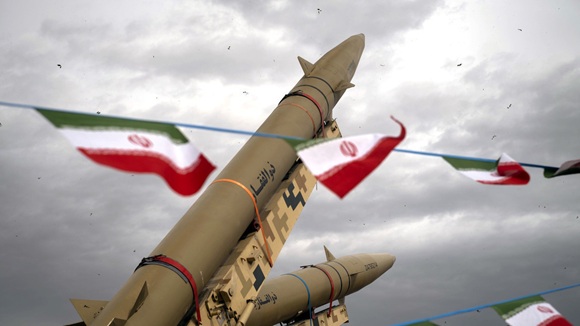 Irán lanza misiles en Oriente Medio