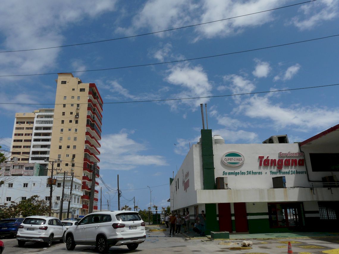 Cuba ajusta precios de combustibles ante crisis energética y apagones