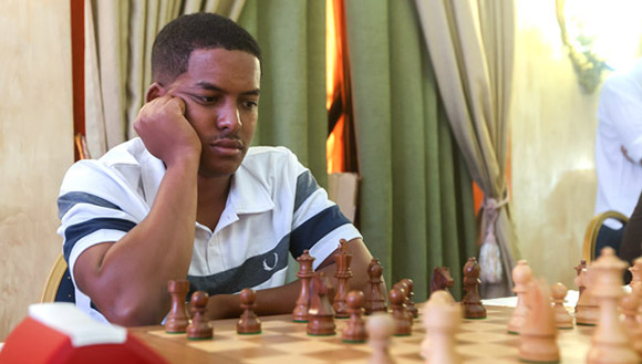 Ariel Gallestey lidera en solitario el Torneo Capablanca tras tercera ronda