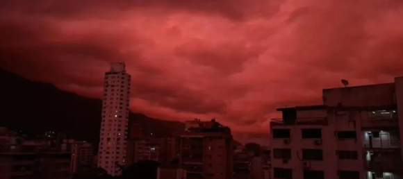 Cielo rojo en Venezuela: expertos explican fenómeno atmosférico tras terremotos