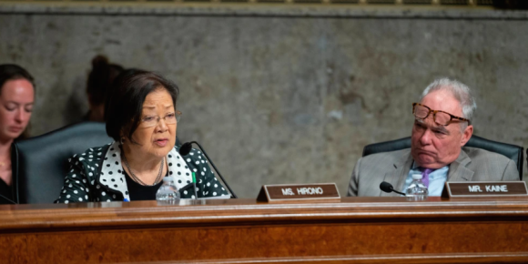 Republicanos bloquean resolución sobre guerra contra Cuba