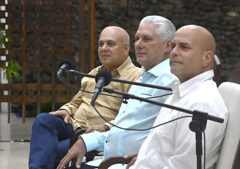 Díaz-Canel destaca rol de los CDR en la implementación de transformaciones sociales