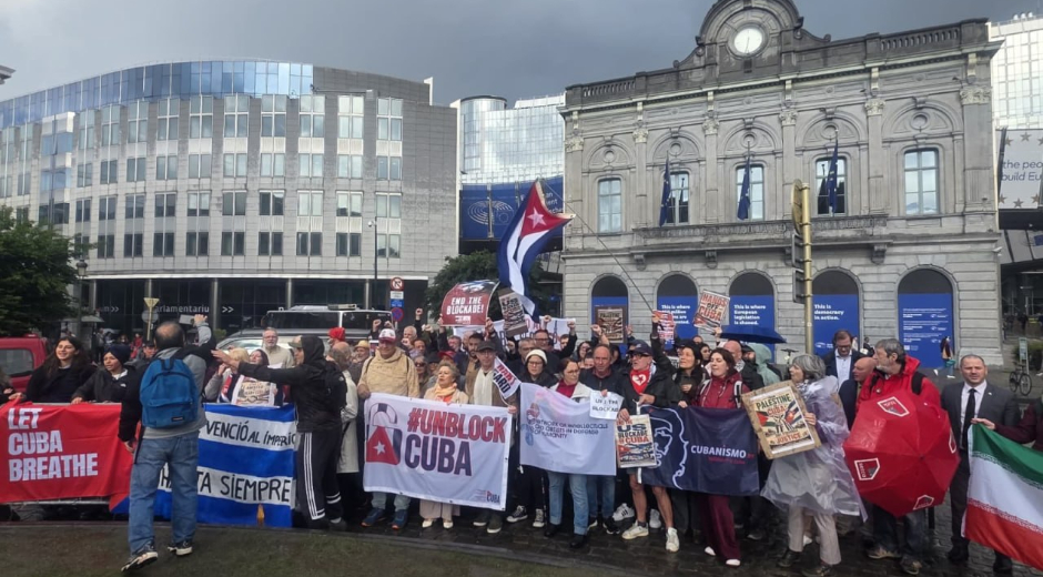 Convoy solidario europeo parte desde Bruselas en apoyo a Cuba contra el bloqueo
