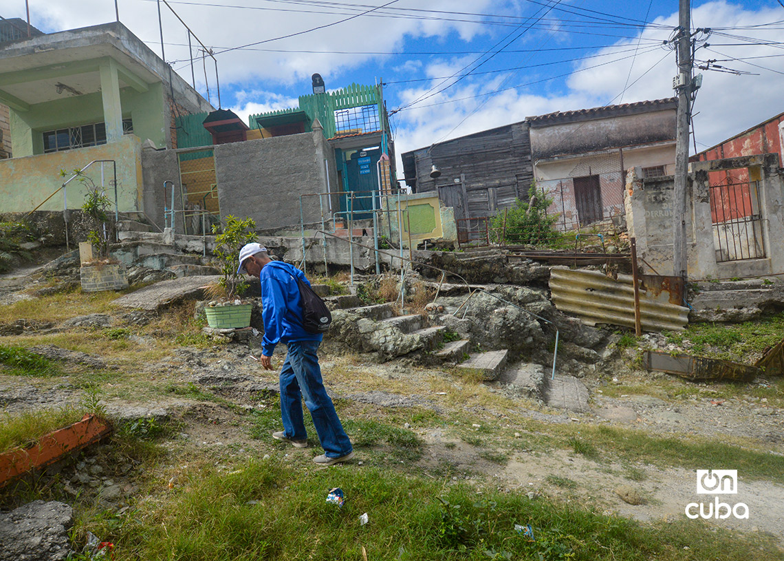 Loma-Modelo en Regla: Un paisaje de adaptación y persistencia