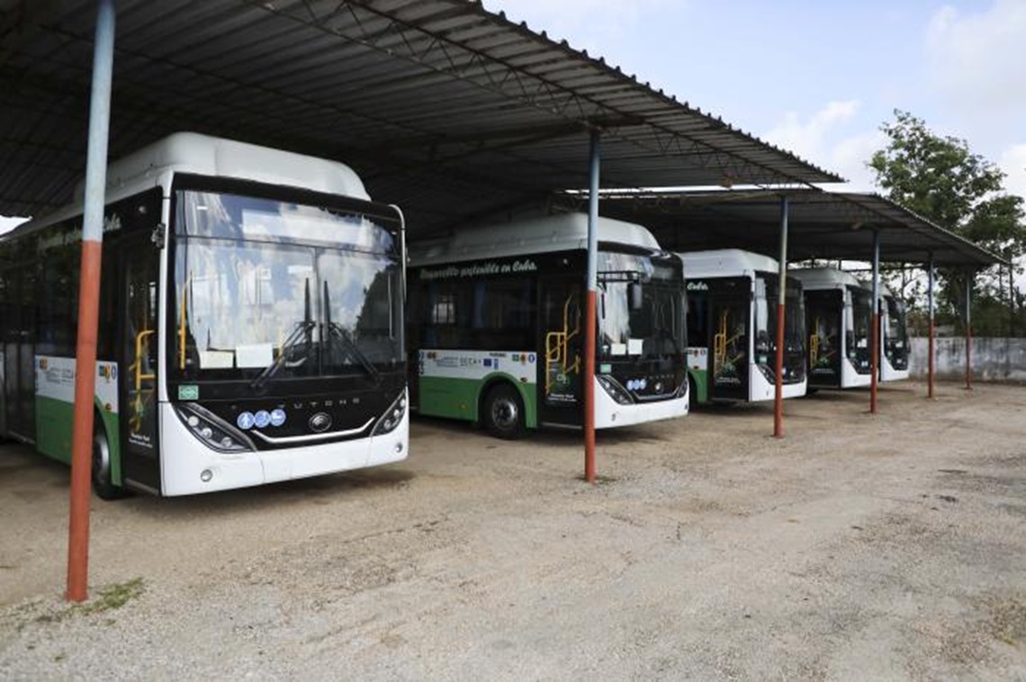 Cinco ómnibus de biometano en Matanzas