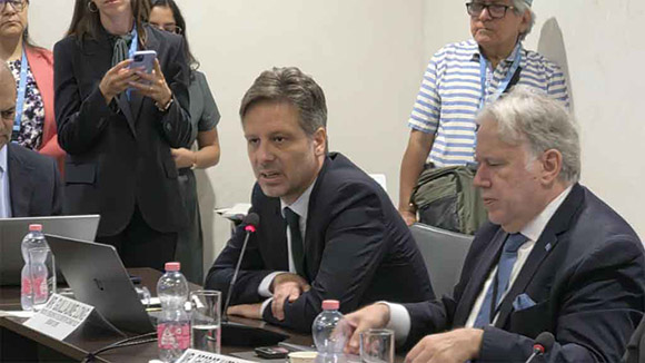 Denuncia en París revela impacto del bloqueo de EE.UU. en la salud infantil cubana