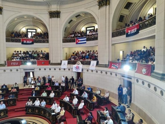 Diputados cubanos debaten por la paz y soberanía en el Capitolio