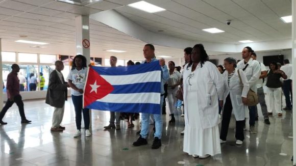 Brigada médica cubana regresa de Jamaica
