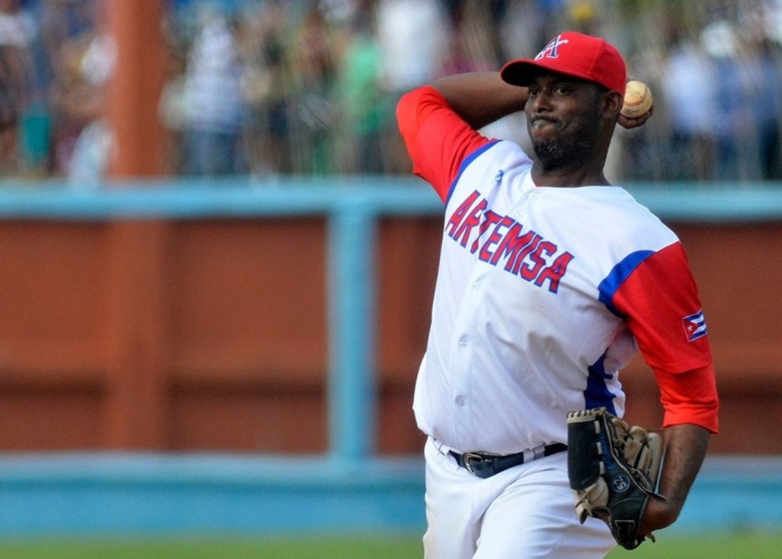 Erlys Casanova se une a los Cazadores como refuerzo en la Liga Élite