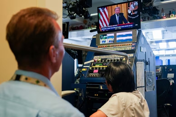 Trump contra cadenas de TV