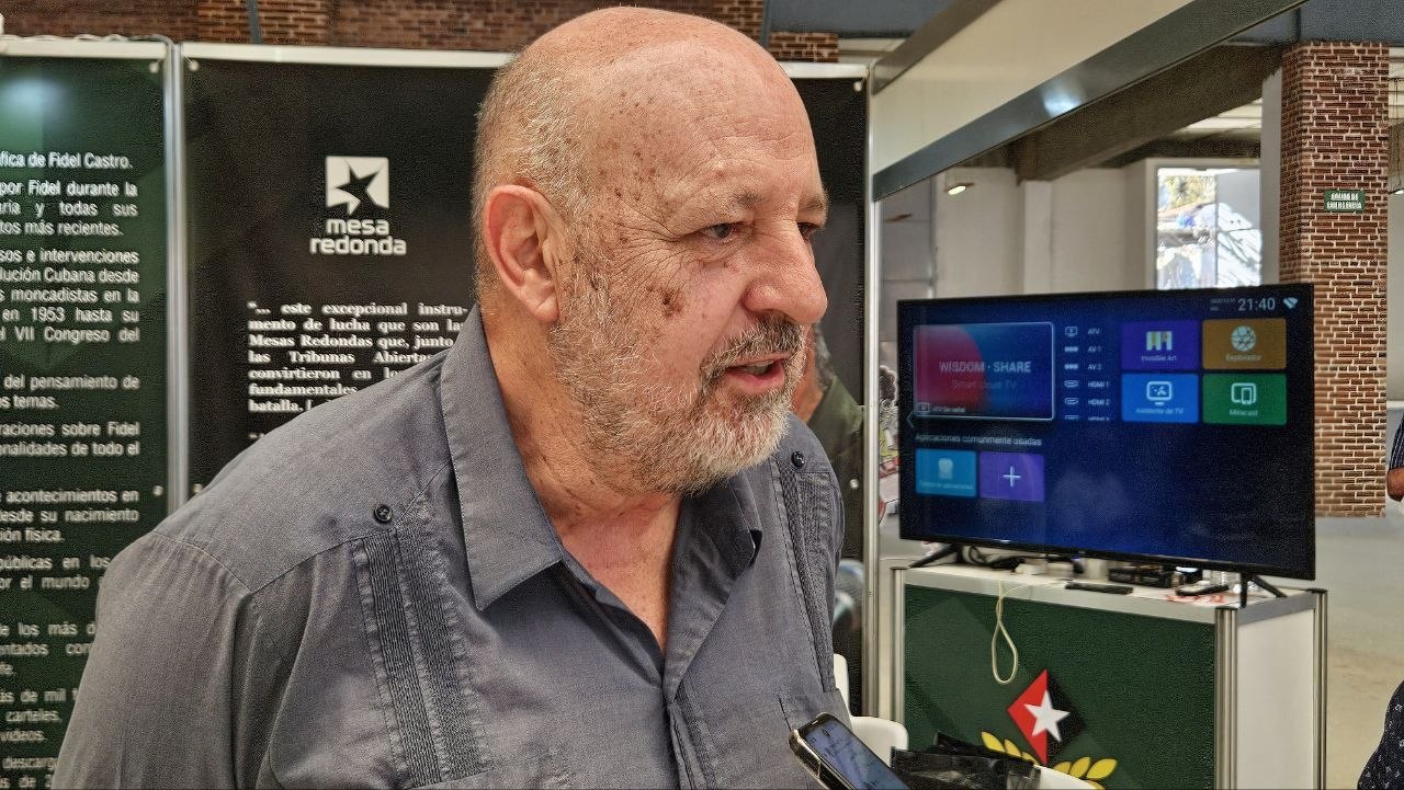 Luis Hernández Navarro: Cortar combustible a Cuba es un crimen